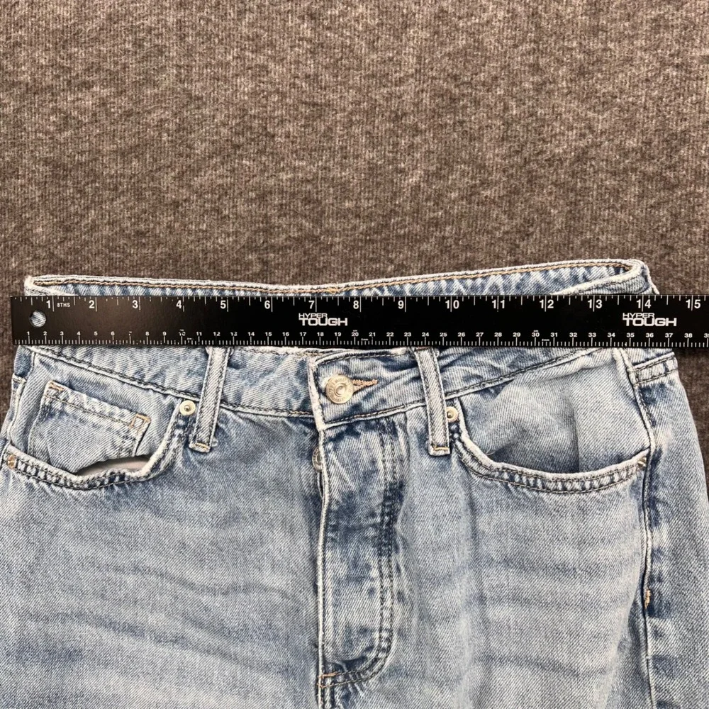 Forever 21 Premium Women Distressed High‎ Rise Mom Jeans Light Wash Size 26